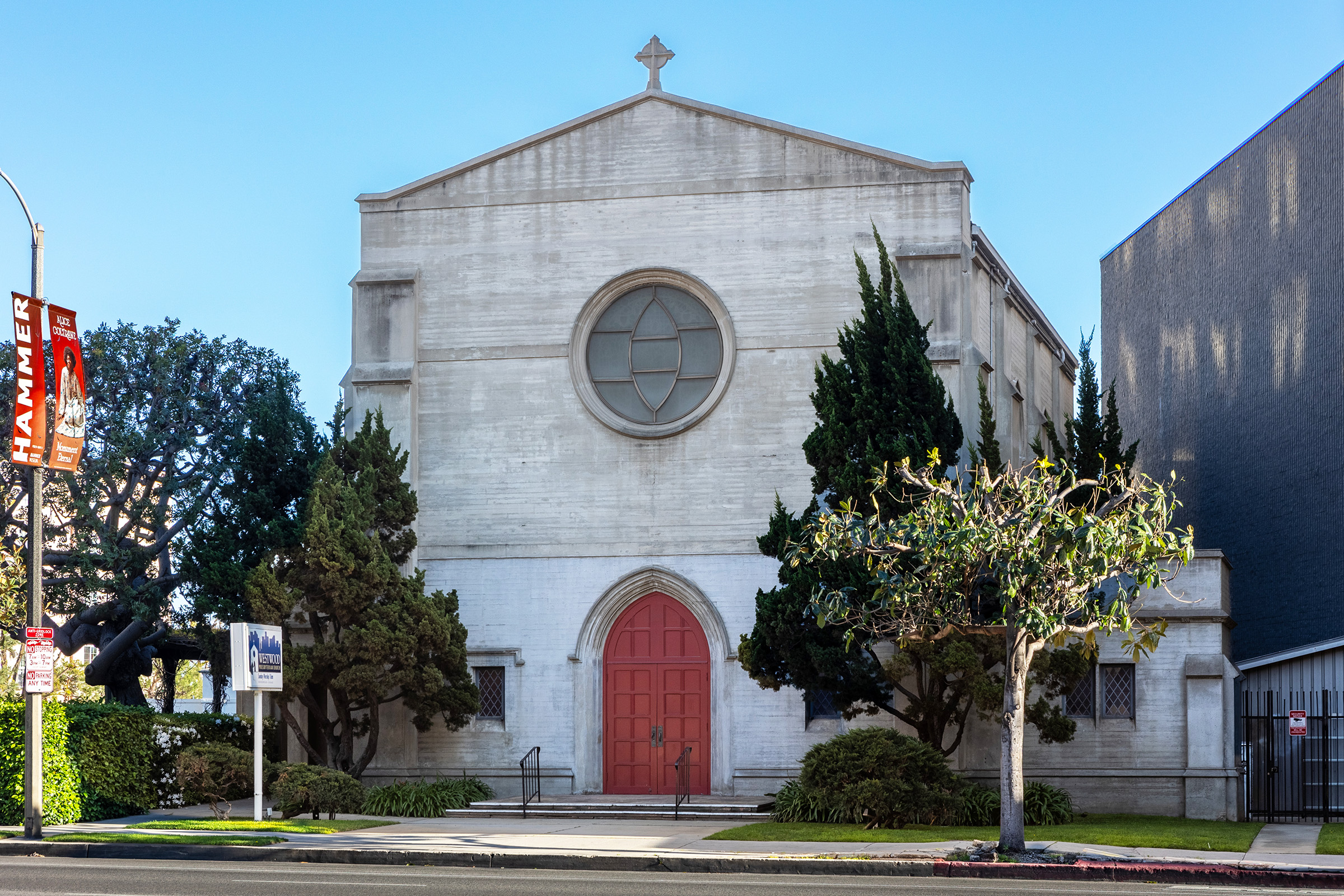Sanctuary from across Wilshire to the west